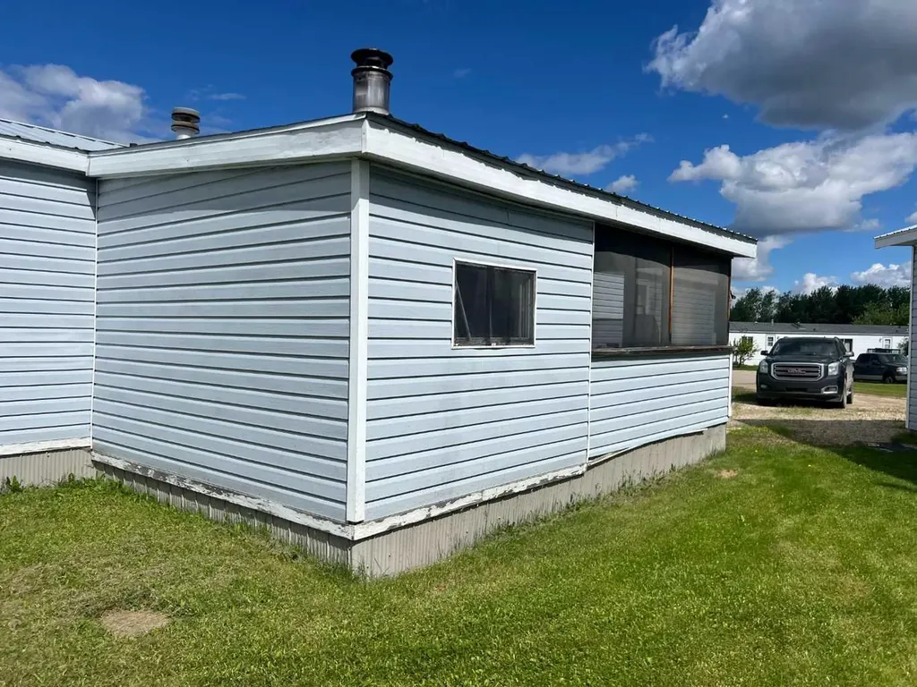 403 9 Street Fox Creek AB T0H 1P0