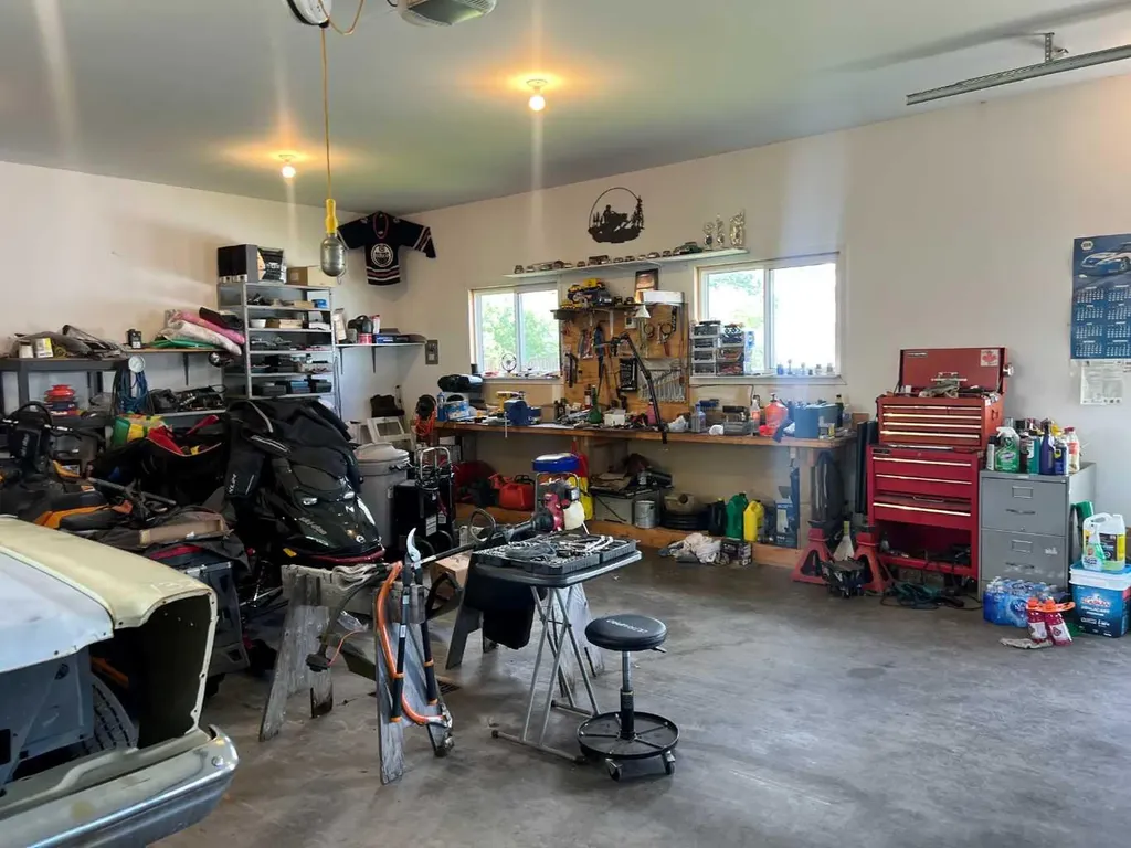 403 9 Street Fox Creek AB T0H 1P0