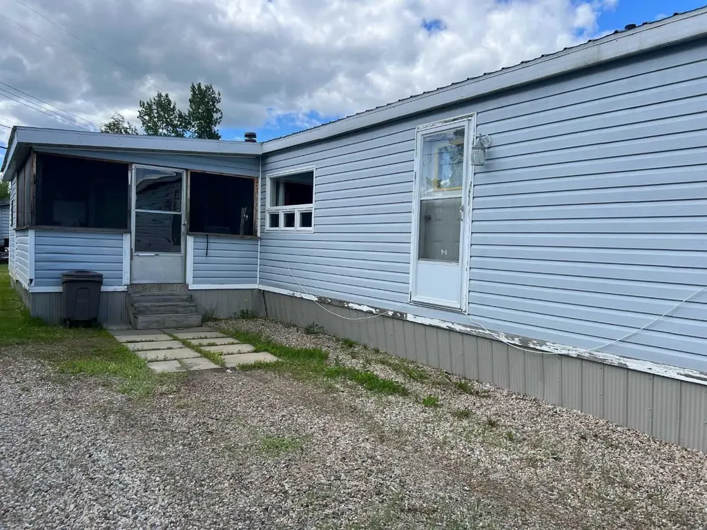 403 9 Street Fox Creek AB T0H 1P0