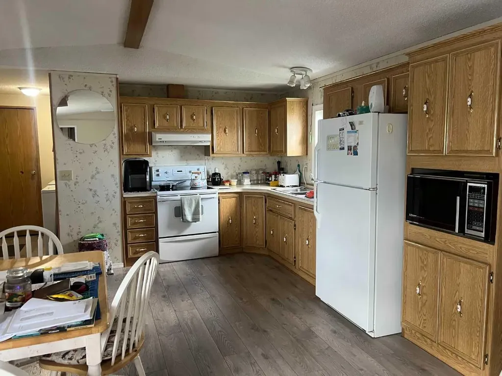 403 9 Street Fox Creek AB T0H 1P0