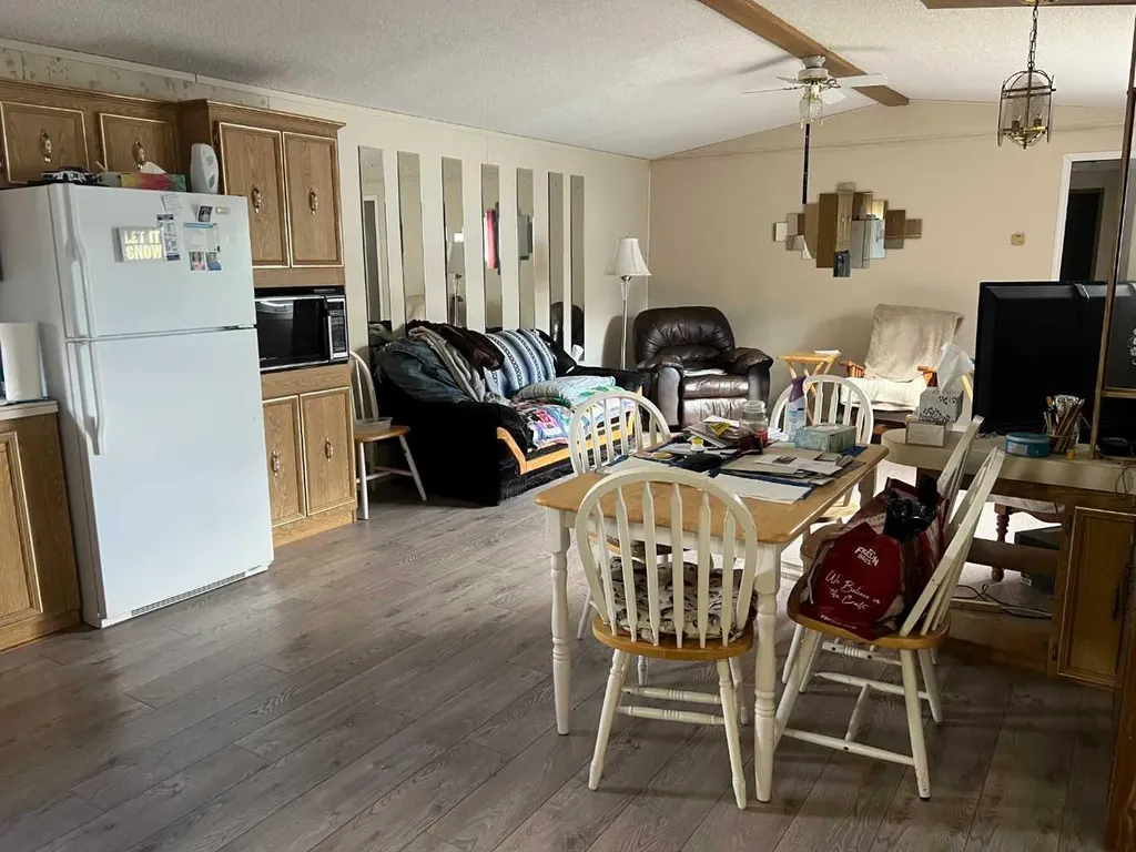 403 9 Street Fox Creek AB T0H 1P0