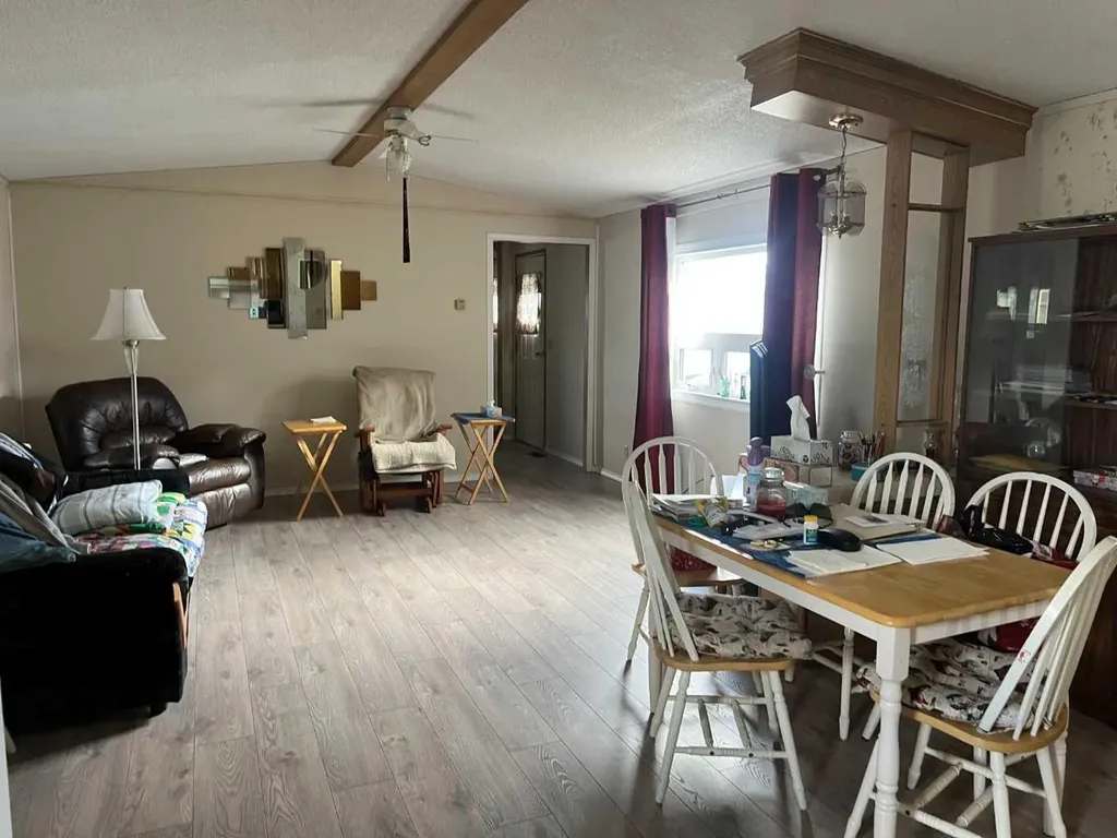 403 9 Street Fox Creek AB T0H 1P0