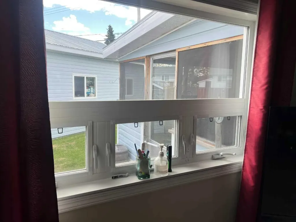 403 9 Street Fox Creek AB T0H 1P0