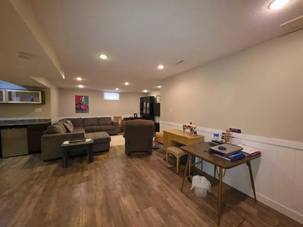 69 Alberta Crescent Lloydminster AB T9V0L8
