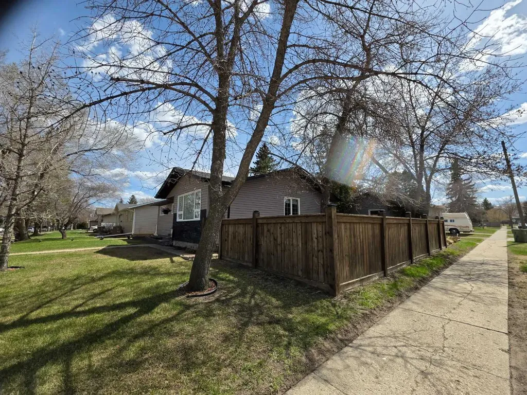 69 Alberta Crescent Lloydminster AB T9V0L8