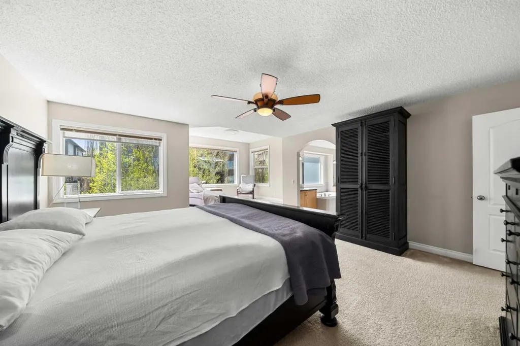 117 Westmount Road Okotoks AB T1S 2J5