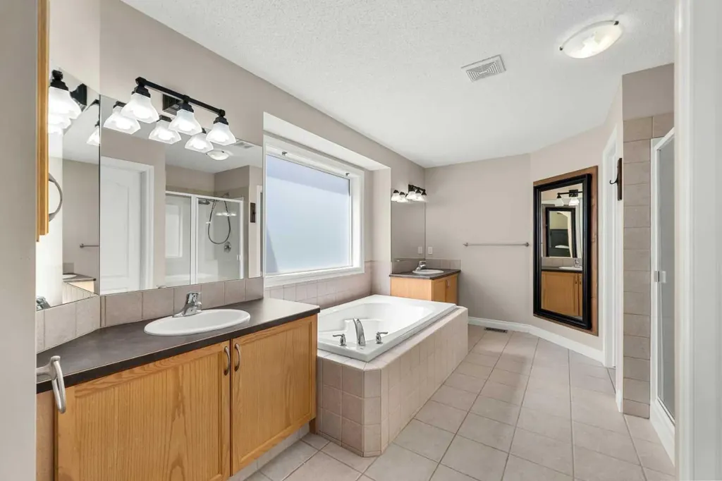 117 Westmount Road Okotoks AB T1S 2J5