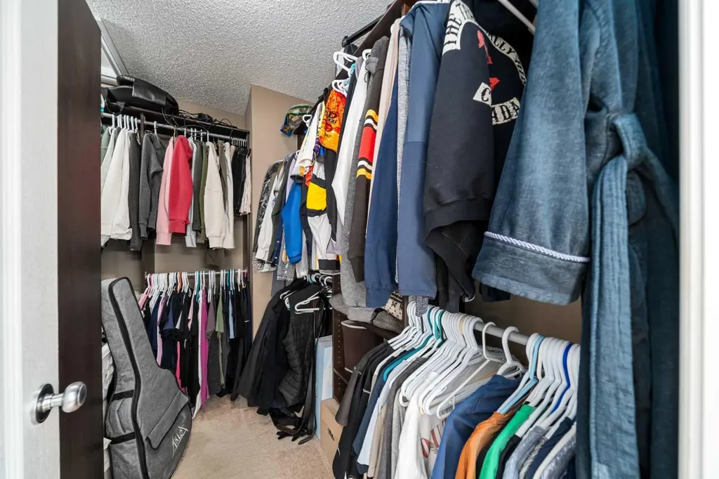 117 Westmount Road Okotoks AB T1S 2J5