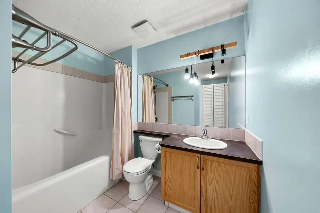 117 Westmount Road Okotoks AB T1S 2J5