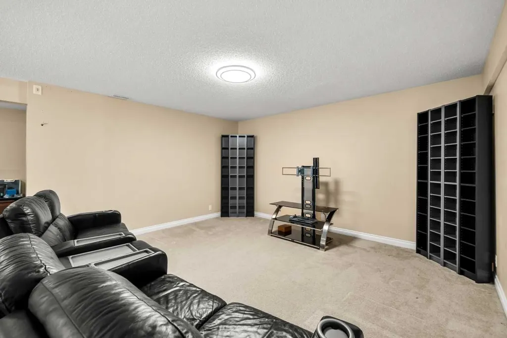 117 Westmount Road Okotoks AB T1S 2J5