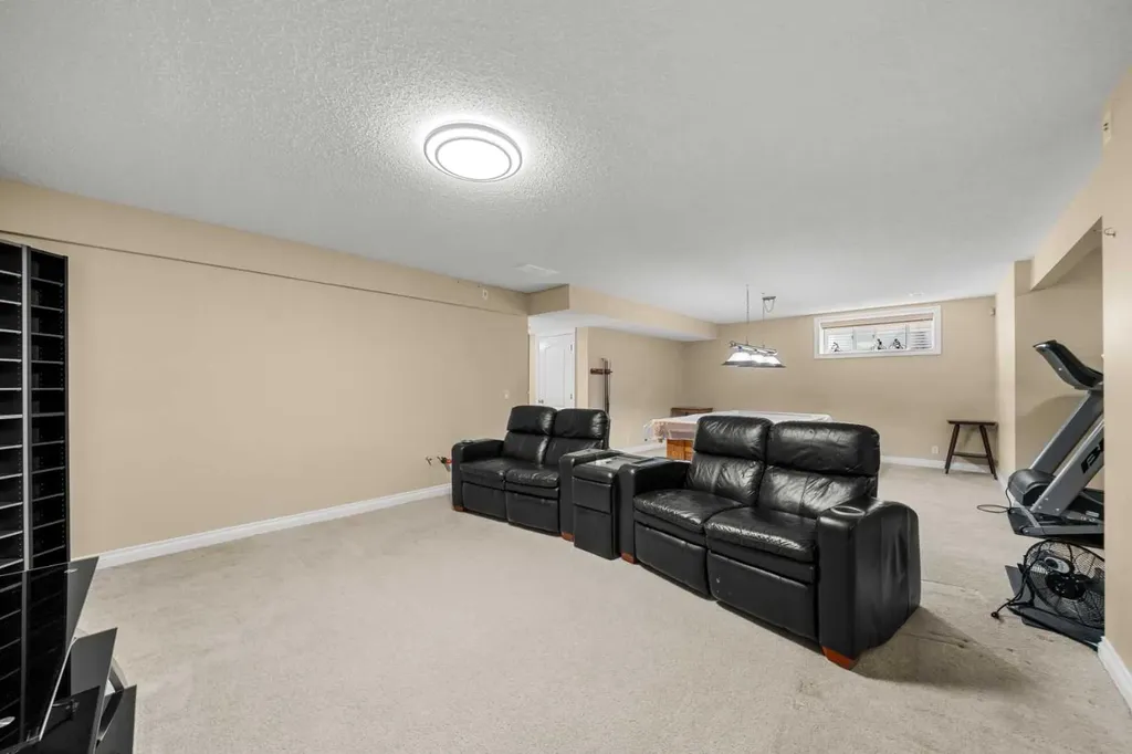 117 Westmount Road Okotoks AB T1S 2J5