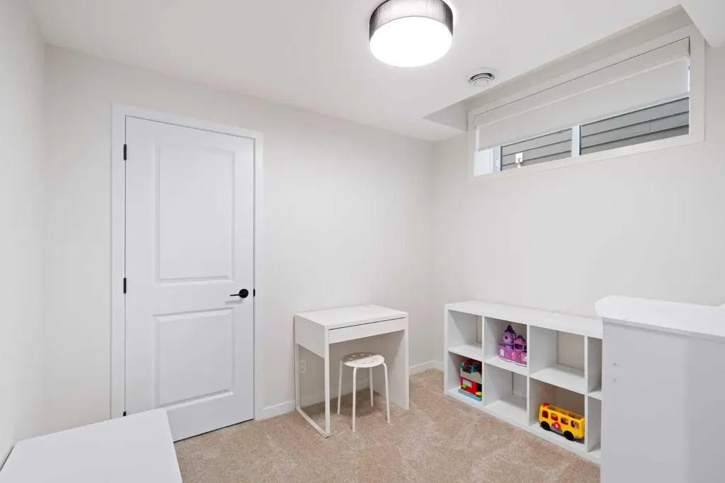 500 Cranbrook Gardens SE Calgary AB T3M 3N5
