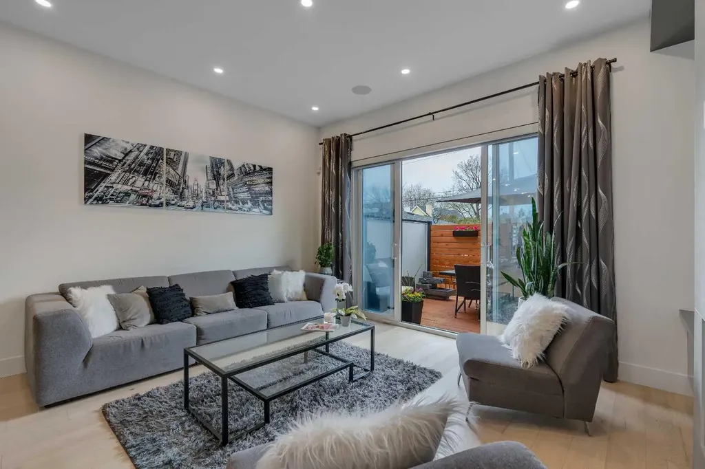 431 29 Avenue NW Calgary AB T2M 2M4