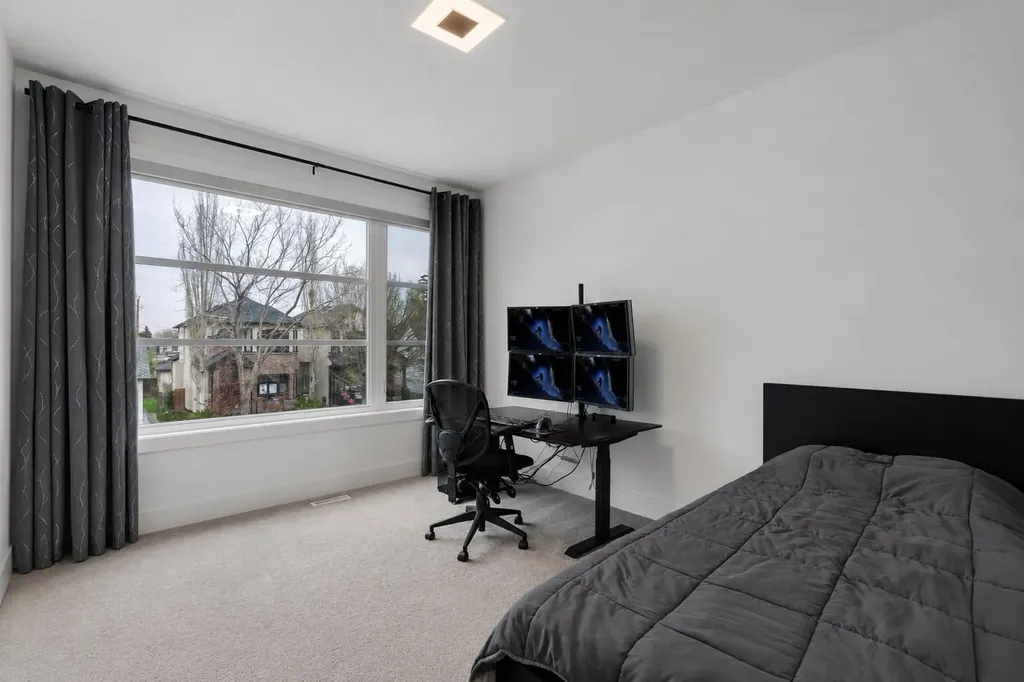 431 29 Avenue NW Calgary AB T2M 2M4
