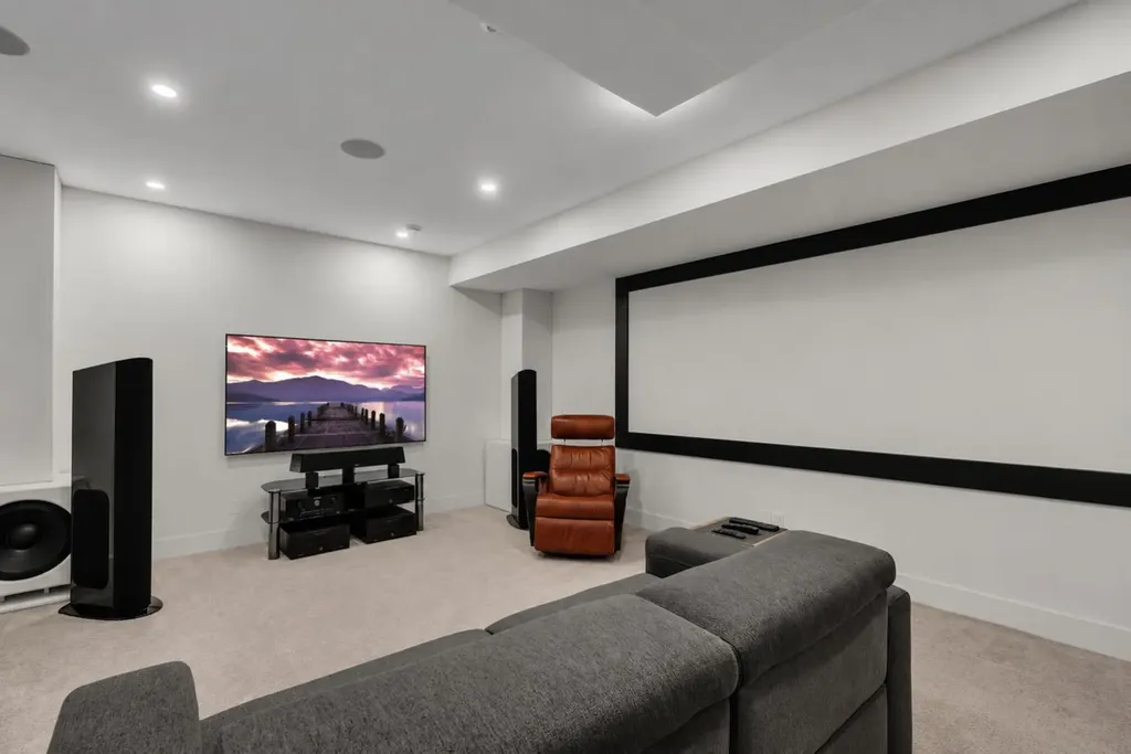 431 29 Avenue NW Calgary AB T2M 2M4
