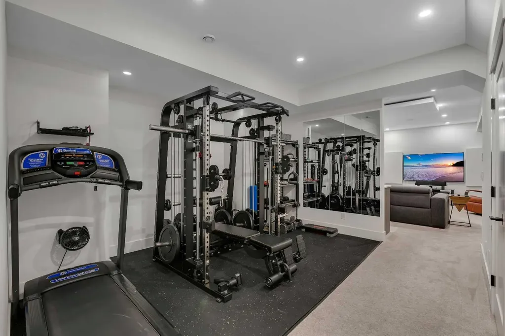 431 29 Avenue NW Calgary AB T2M 2M4