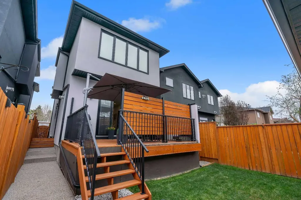 431 29 Avenue NW Calgary AB T2M 2M4