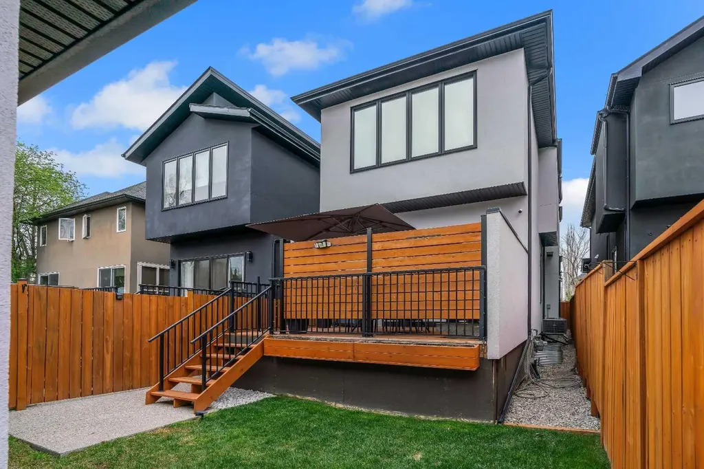 431 29 Avenue NW Calgary AB T2M 2M4