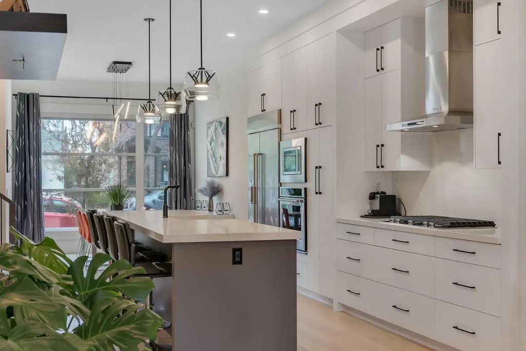 431 29 Avenue NW Calgary AB T2M 2M4