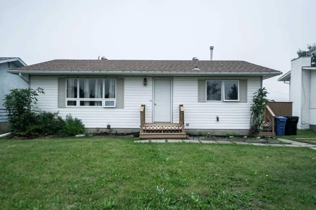4904 52 Street Grimshaw AB T0H1W0
