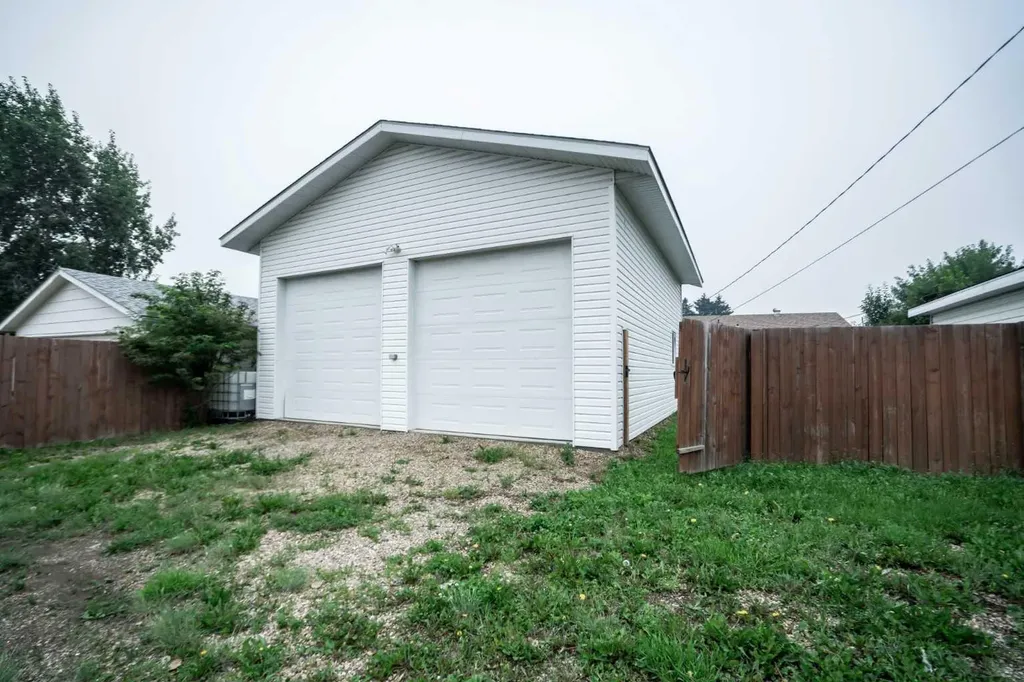 4904 52 Street Grimshaw AB T0H1W0