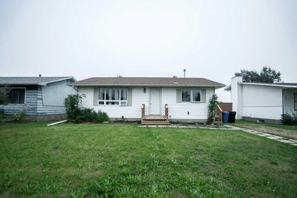 4904 52 Street Grimshaw AB T0H1W0