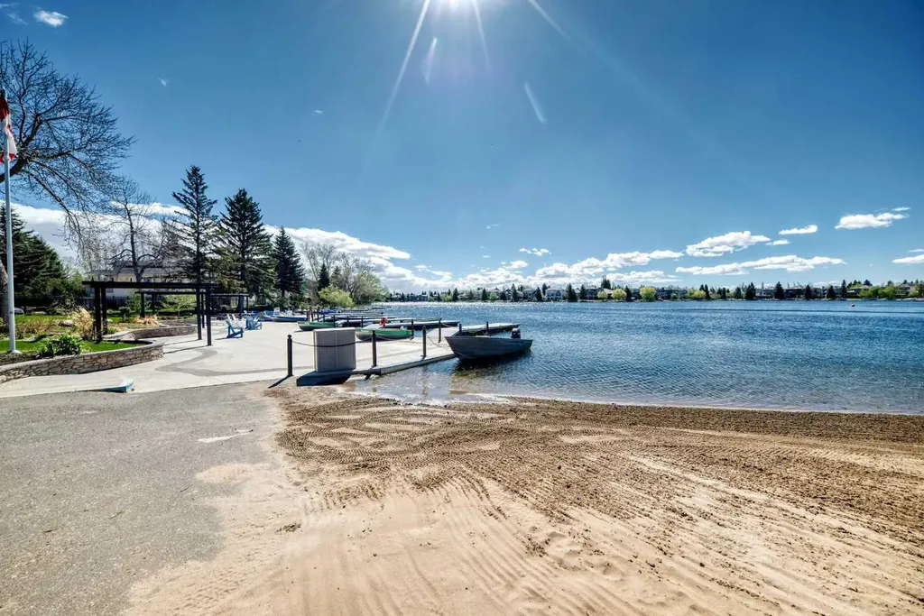 19 Sunlake Gardens SE Calgary AB T2X 3G4