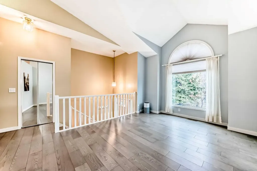 19 Sunlake Gardens SE Calgary AB T2X 3G4