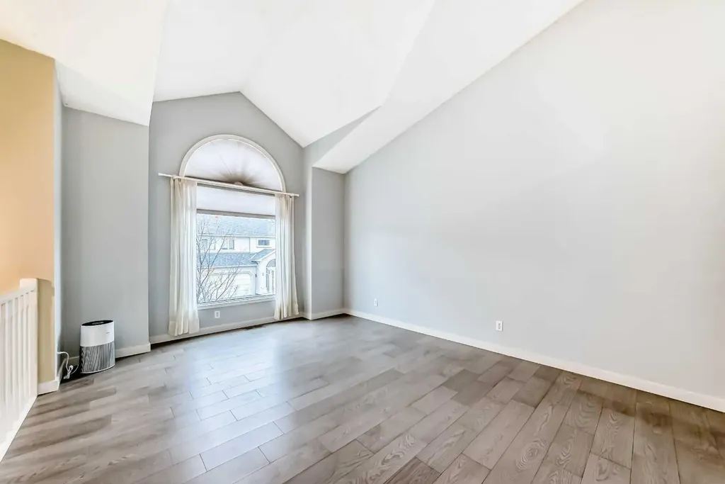 19 Sunlake Gardens SE Calgary AB T2X 3G4