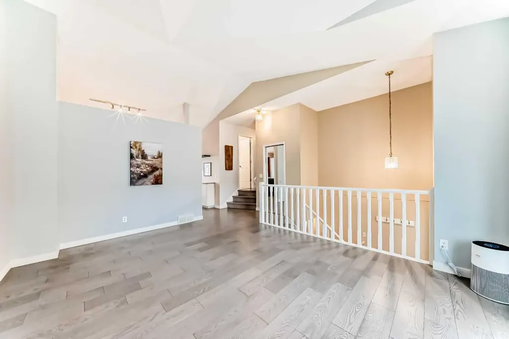 19 Sunlake Gardens SE Calgary AB T2X 3G4