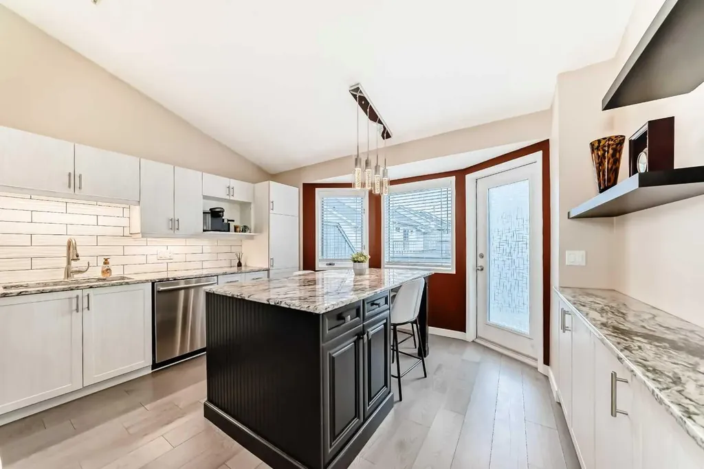 19 Sunlake Gardens SE Calgary AB T2X 3G4