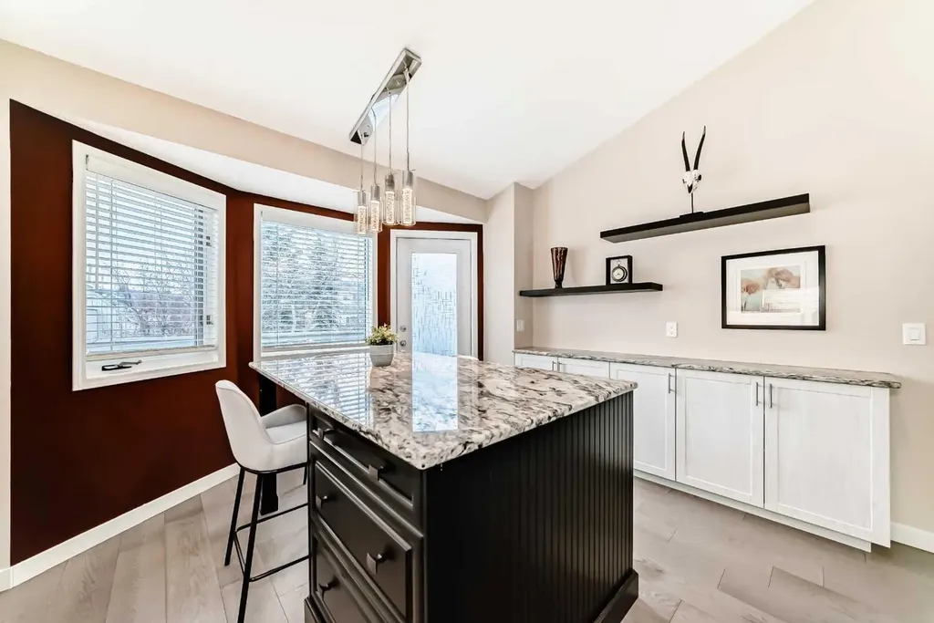 19 Sunlake Gardens SE Calgary AB T2X 3G4