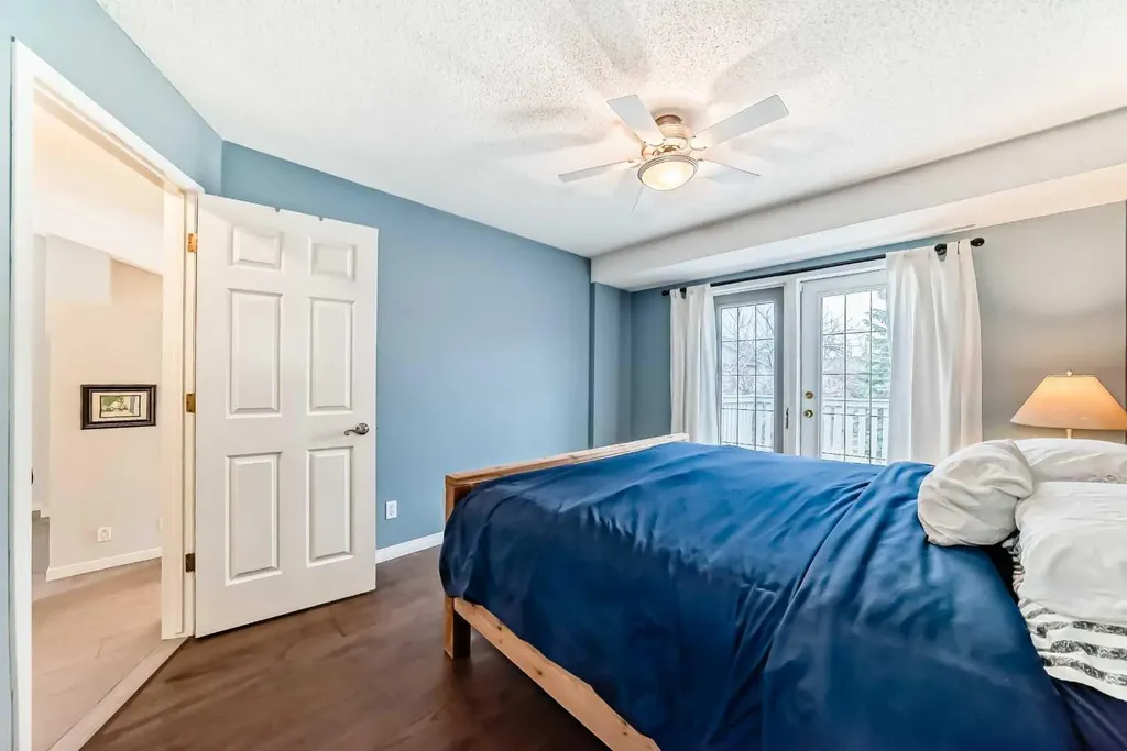 19 Sunlake Gardens SE Calgary AB T2X 3G4
