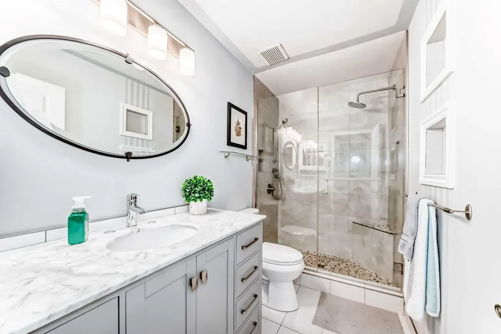 19 Sunlake Gardens SE Calgary AB T2X 3G4