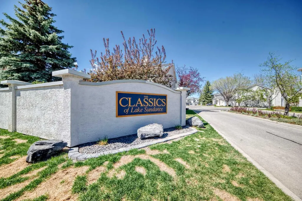 19 Sunlake Gardens SE Calgary AB T2X 3G4