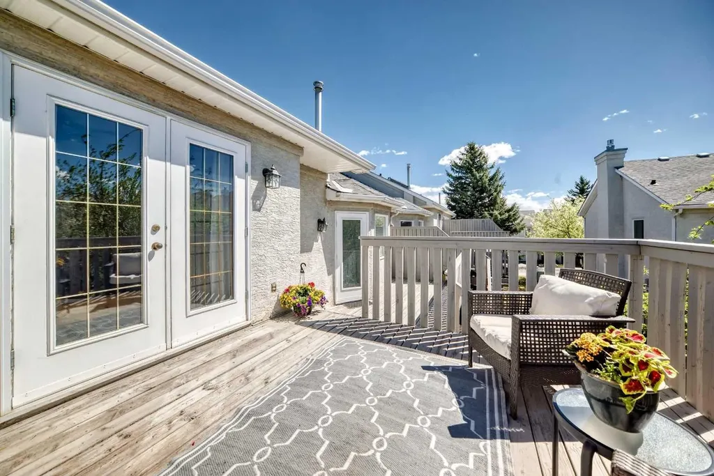 19 Sunlake Gardens SE Calgary AB T2X 3G4