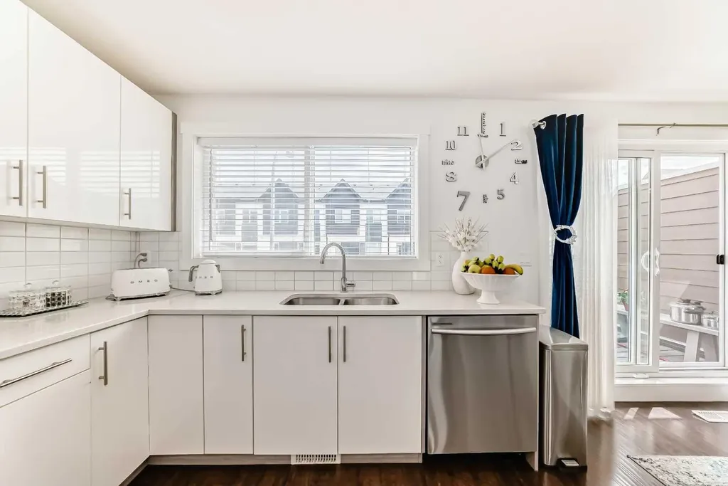 1530 Bayside Avenue SW Airdrie AB T4B4B5