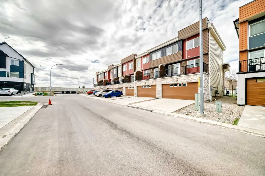1530 Bayside Avenue SW Airdrie AB T4B4B5