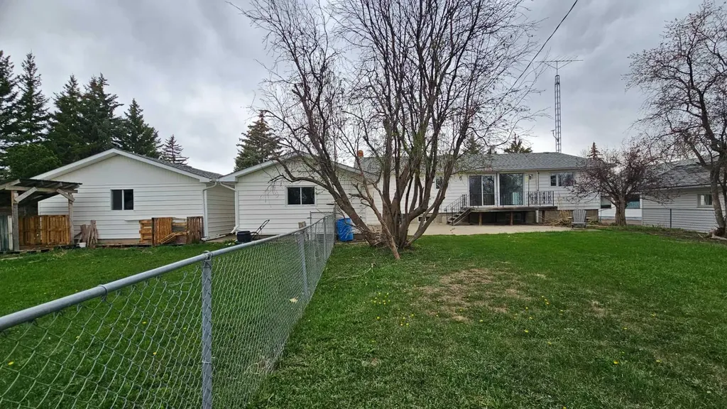 5209 51 Street Castor AB T0C 0X0