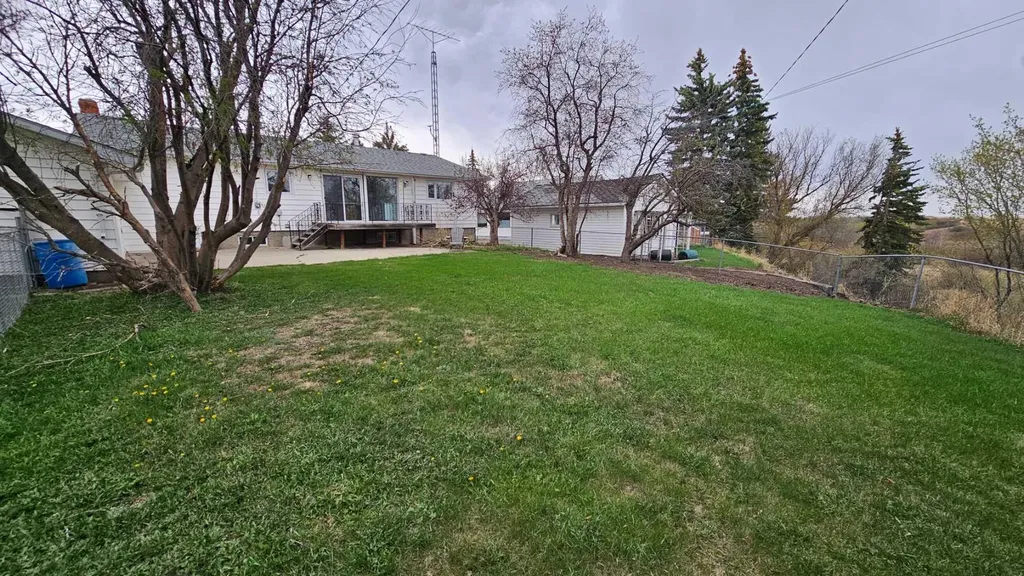 5209 51 Street Castor AB T0C 0X0