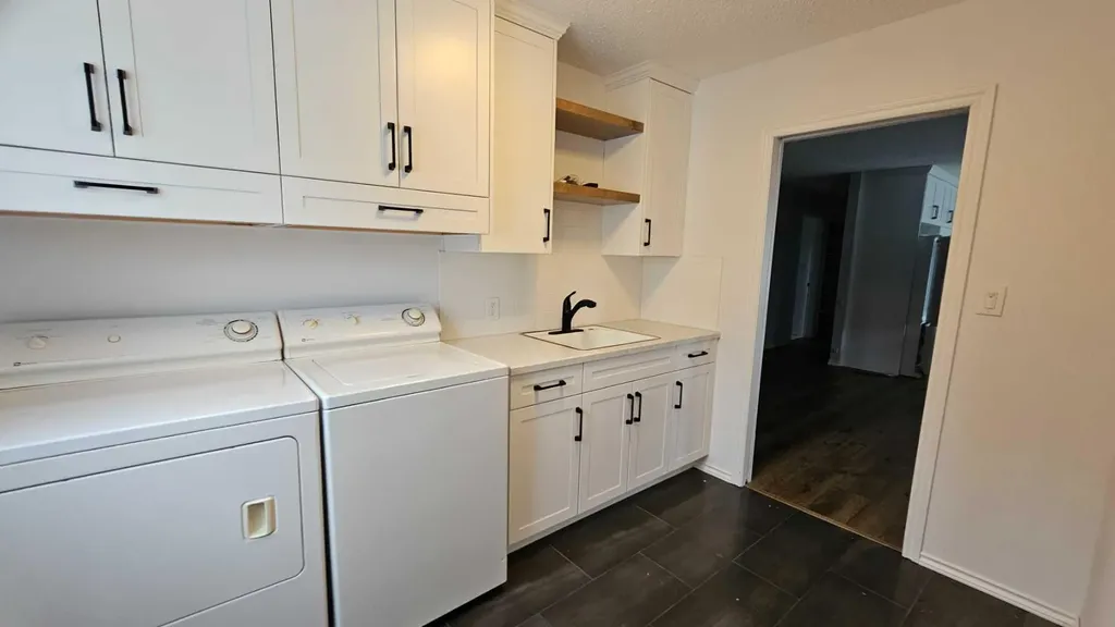 5209 51 Street Castor AB T0C 0X0