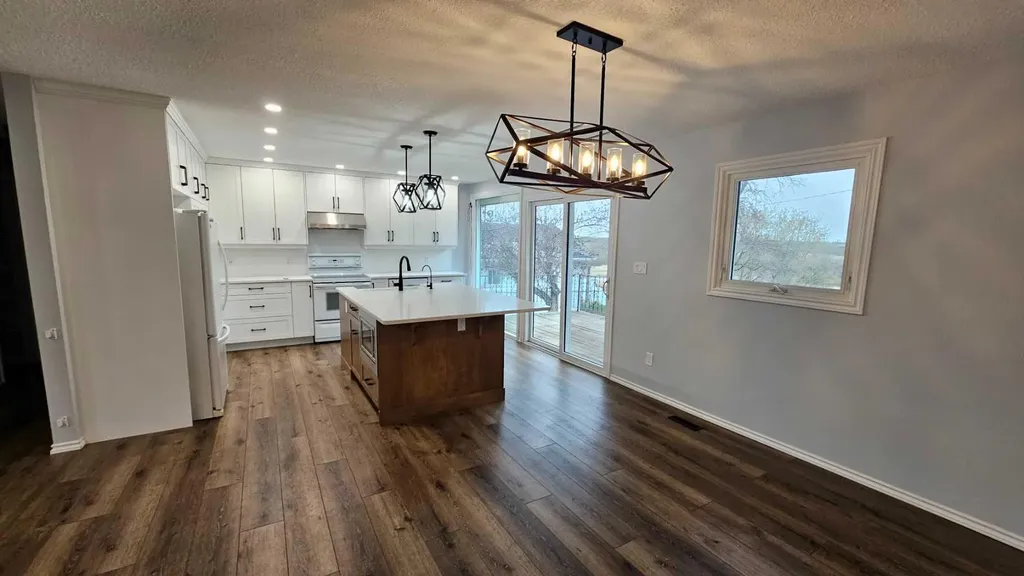 5209 51 Street Castor AB T0C 0X0