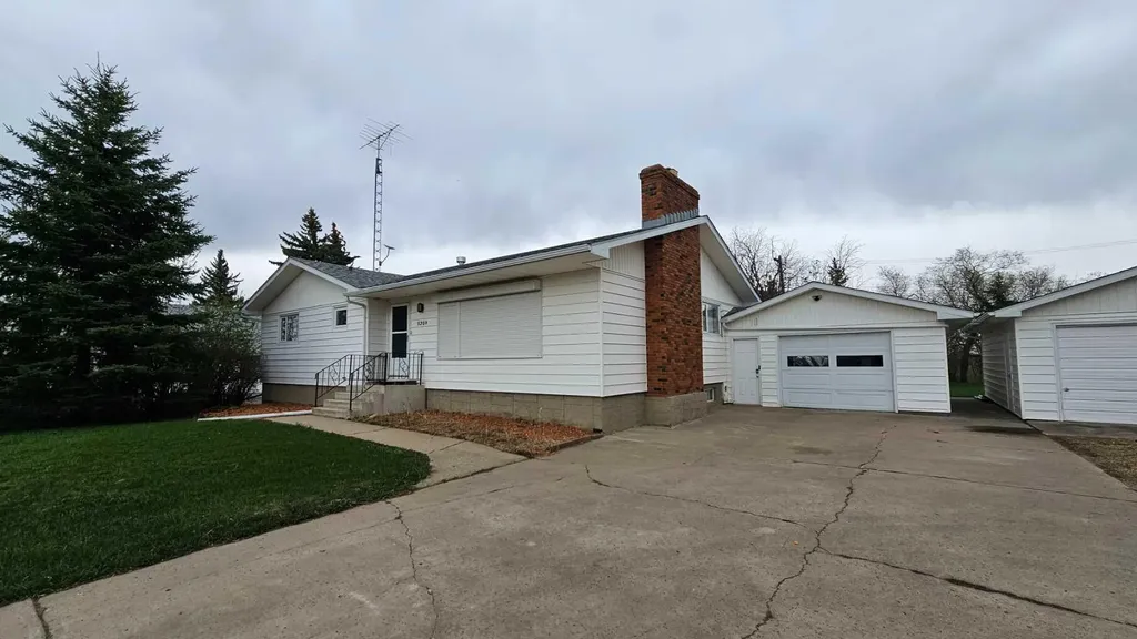 5209 51 Street Castor AB T0C 0X0