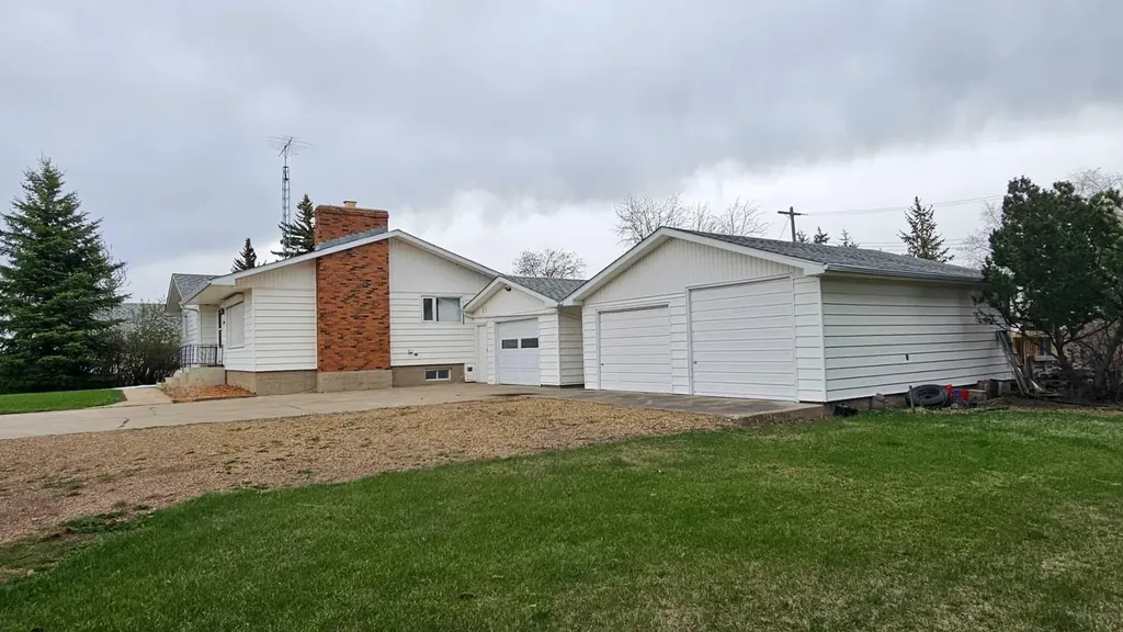 5209 51 Street Castor AB T0C 0X0