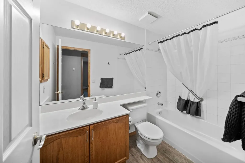 200 Lincoln Way SW Calgary AB T3E7G7