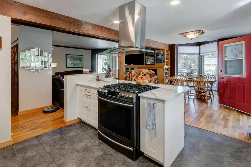 30 & 32 New Street SE Calgary AB T2G 3X9