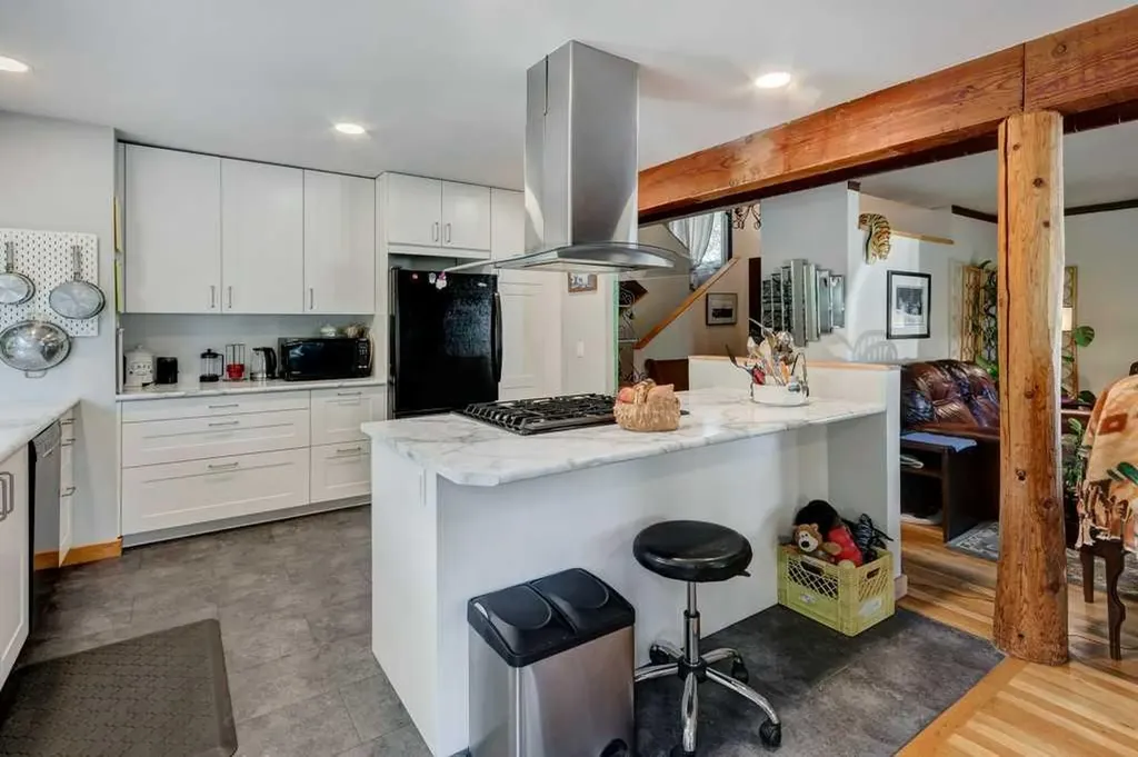30 & 32 New Street SE Calgary AB T2G 3X9