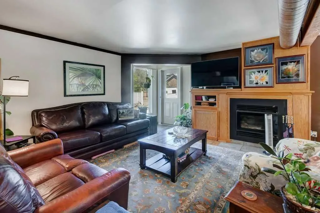 30 & 32 New Street SE Calgary AB T2G 3X9