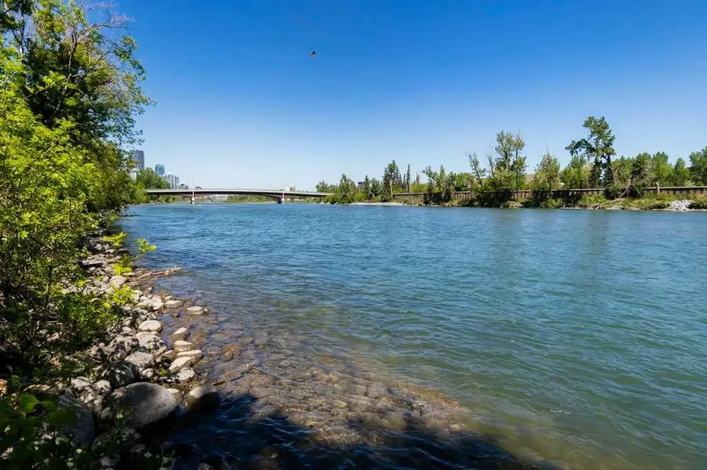 30 & 32 New Street SE Calgary AB T2G 3X9