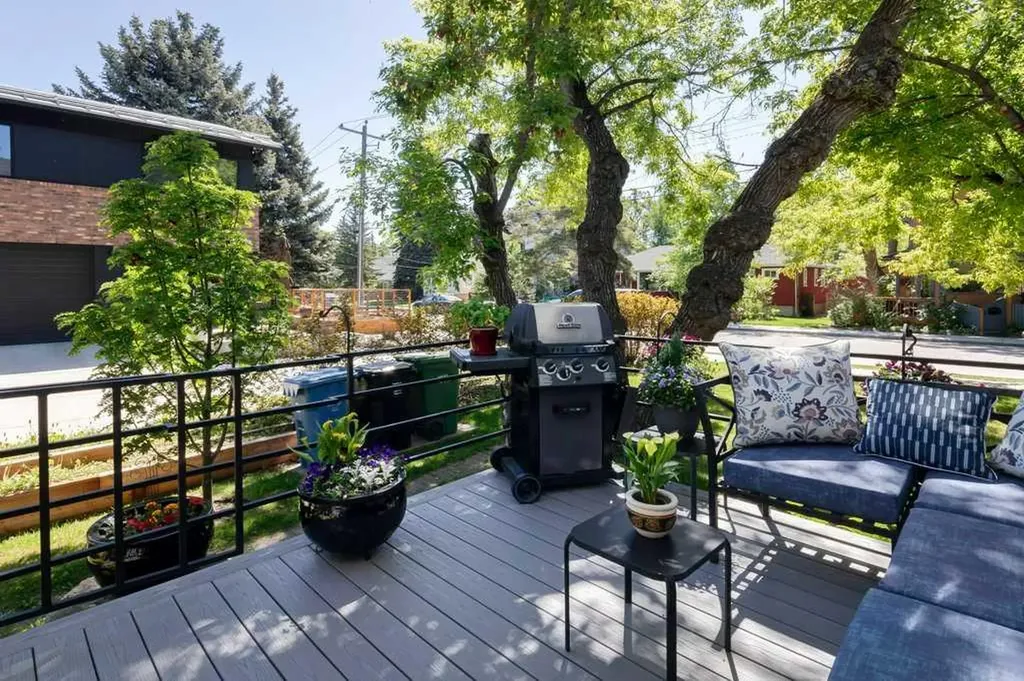 30 & 32 New Street SE Calgary AB T2G 3X9